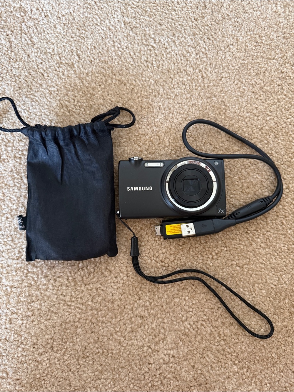 Samsung Black Point-and-Shoot Digital Camera with 7x, 14.2 megapixels
